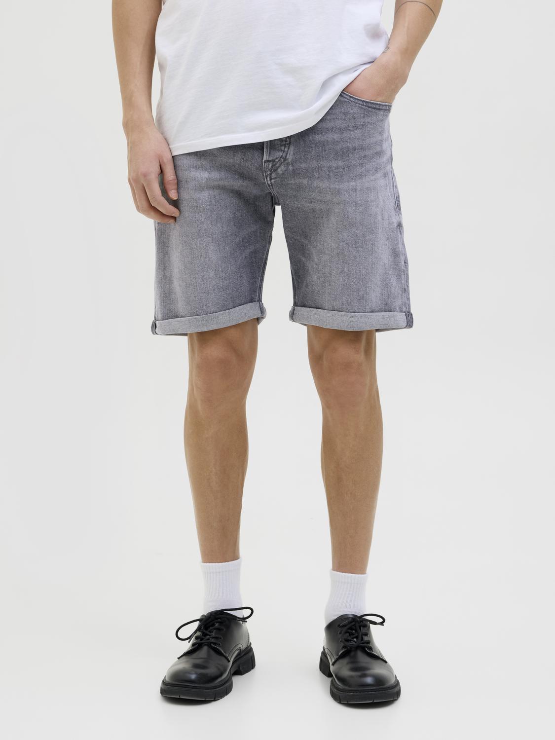 Bermuda Rick regular