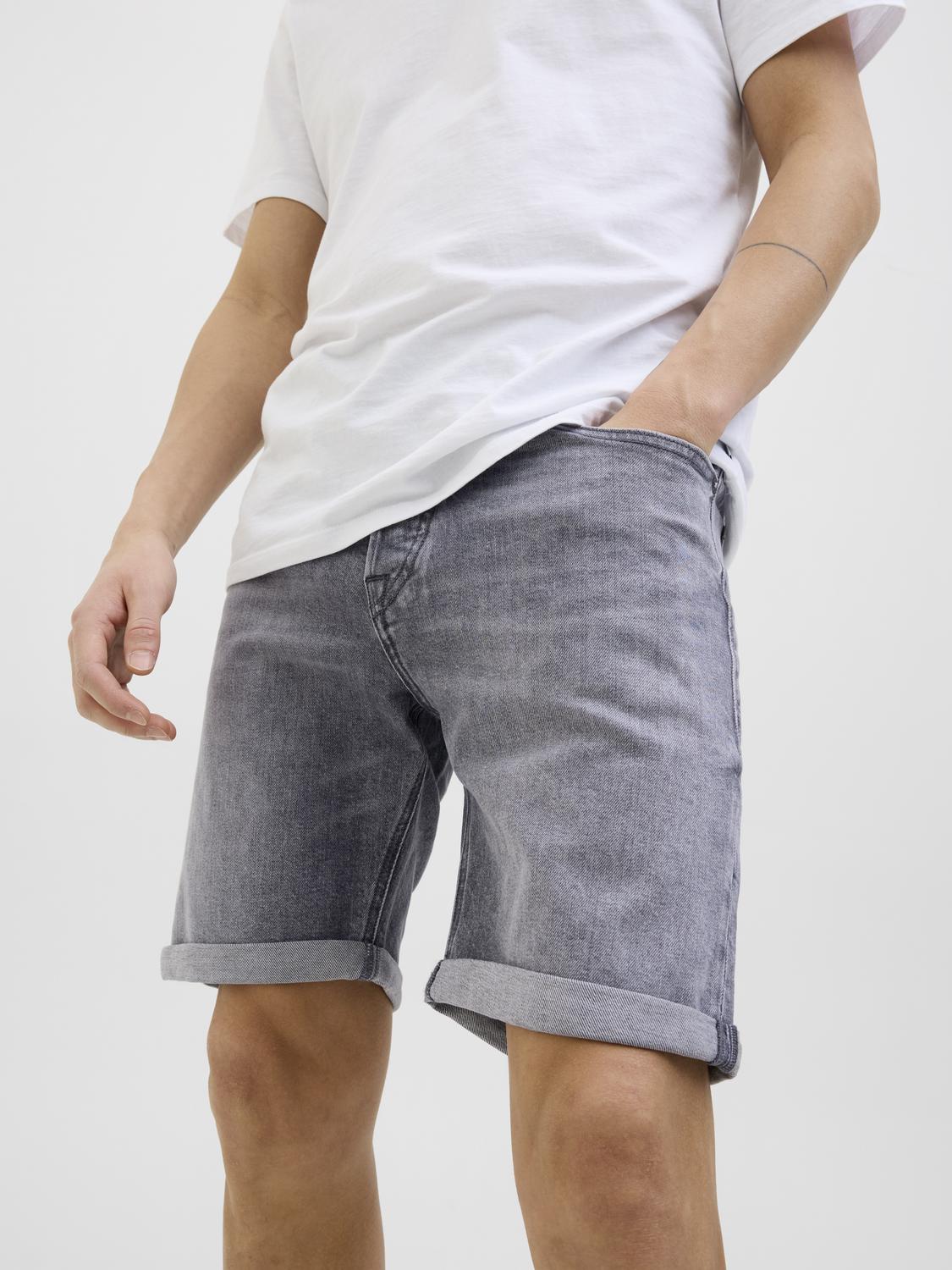 Bermuda Rick regular