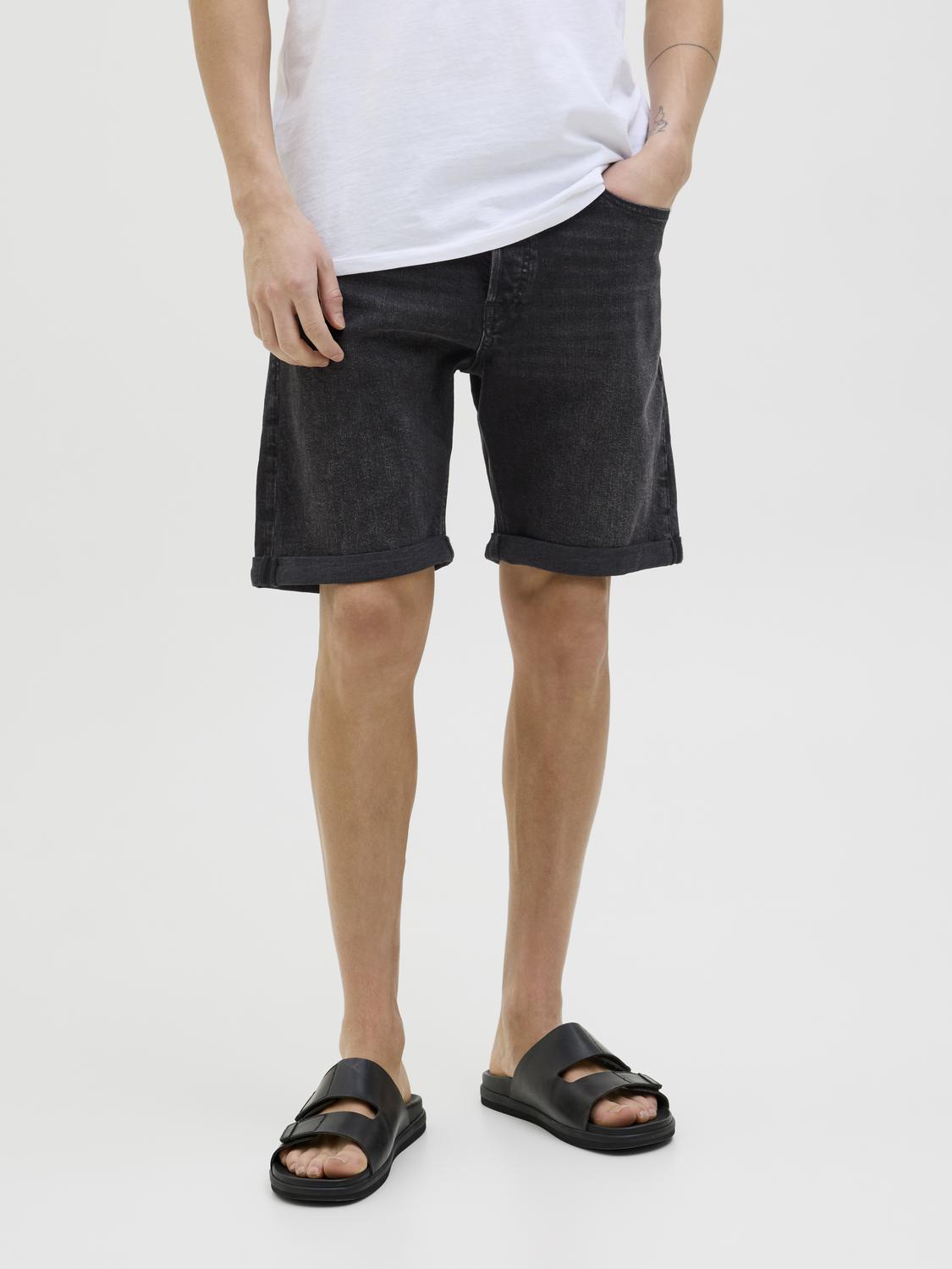 Bermuda Rick regular